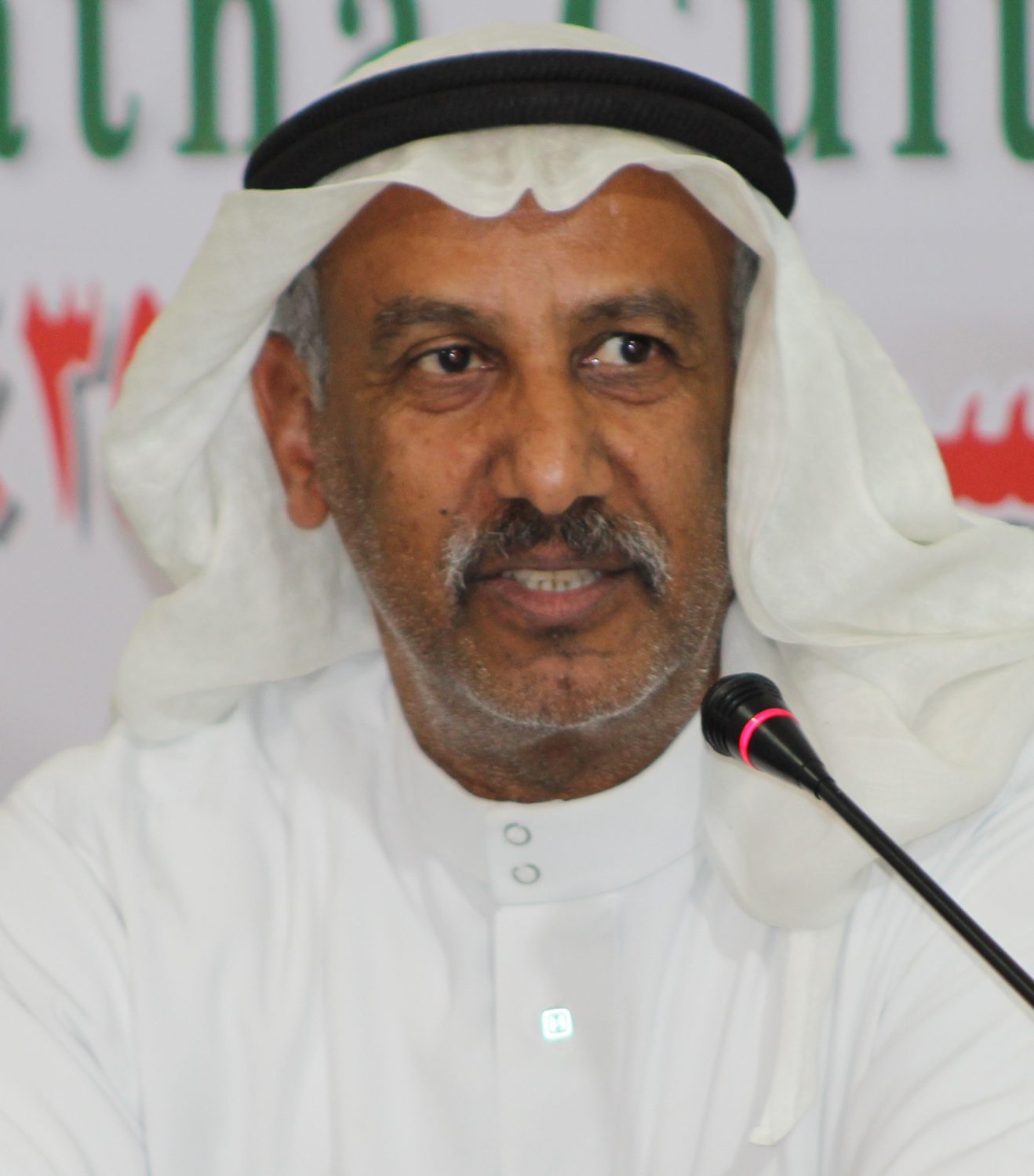 الدكتور مصدق حسن ال خميس